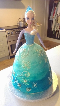 elsa frozen cake