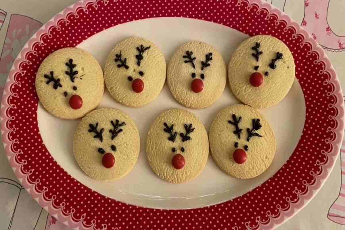 Rudolph the Reindeer cookies lead smaller
