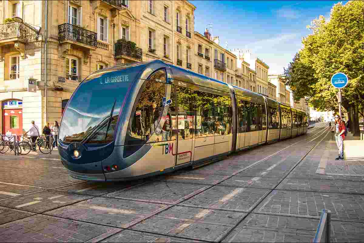 things to do in bordeaux with kids tram