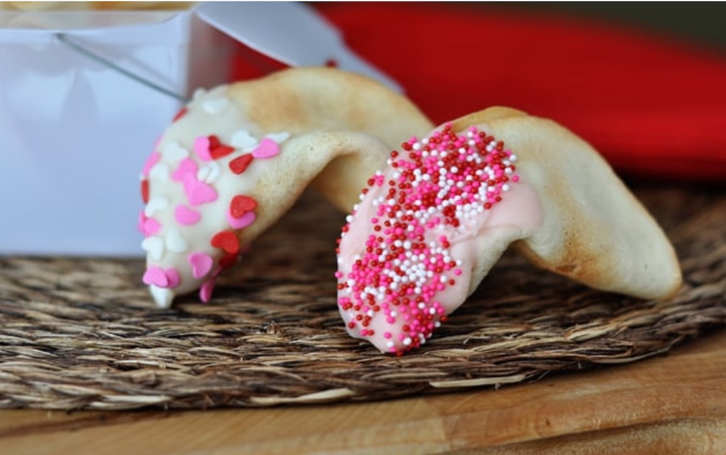 valentines day fortune cookies from Mels Kitchen valentines cookie recipes